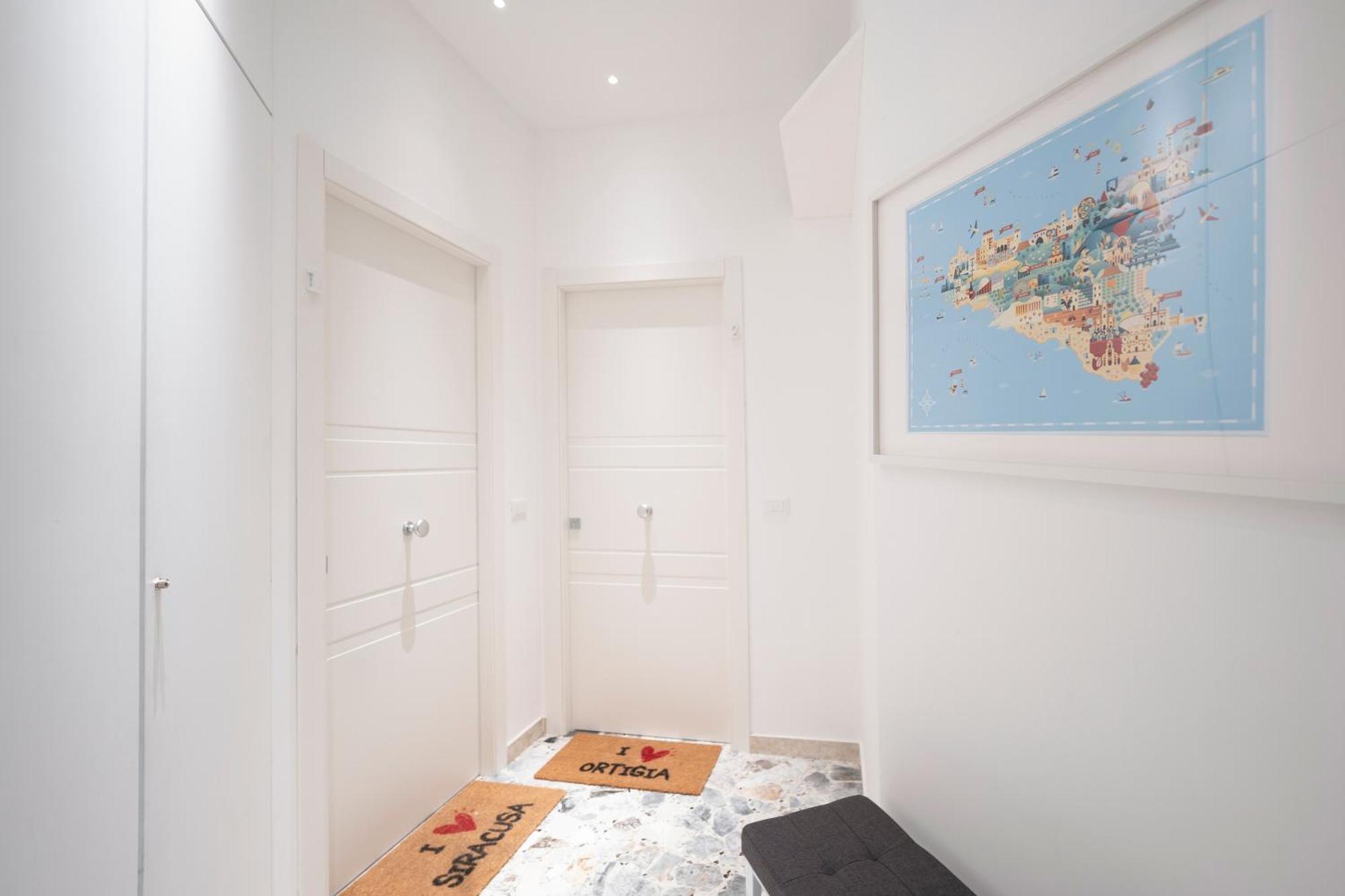 Eos Serenity Suites Syracuse Bagian luar foto